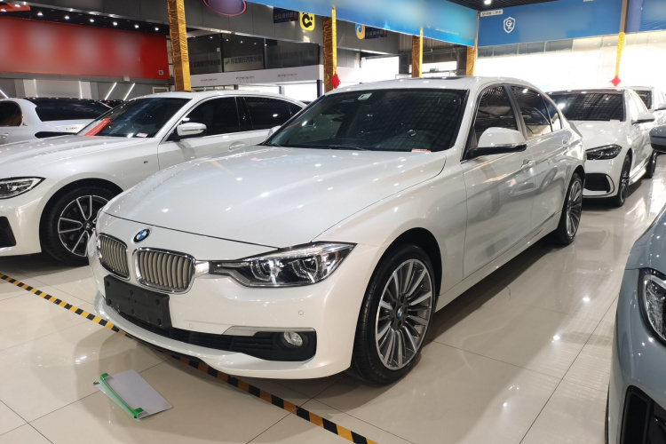 宝马3系 2019款 320Li 时尚型车身外观1