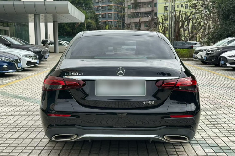 奔驰E级新能源 2023款 E 350 e L 插电式混合动力运动轿车车身外观6006