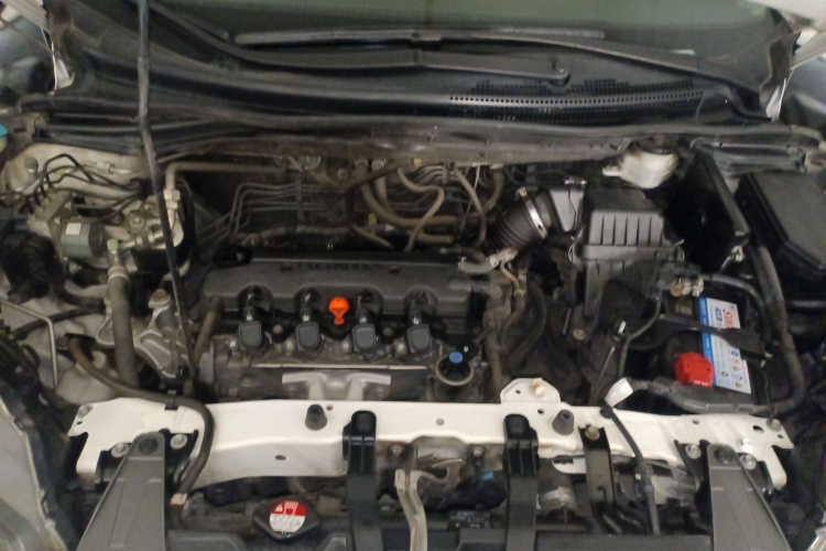 本田CR-V 2012款 2.0L 四驱经典版机舱底盘24