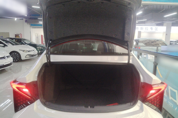 灵悉L 2024款 头号玩家版机舱底盘23