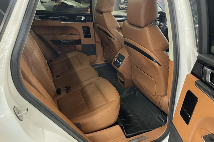 众泰T700 2017款 2.0T 自动旗舰型中控内饰7010