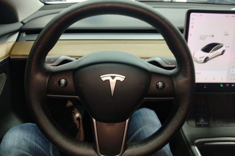 特斯拉 Model 3 2021款 标准续航后驱升级版中控内饰13