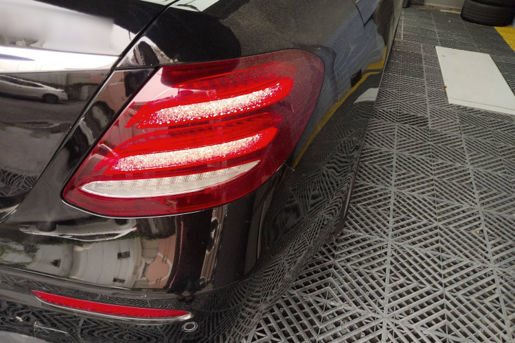 奔驰E级 2020款 改款 E 260 L 运动型车身外观6006