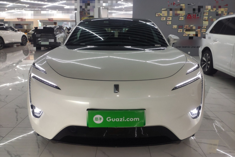 阿维塔11 2022款 超长续航双电机奢享版 4座车身外观2