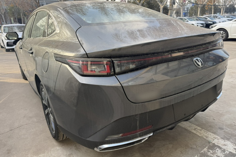 长安 逸动 2025款 蓝鲸 1.5T 500Bar尊贵型车身外观6003