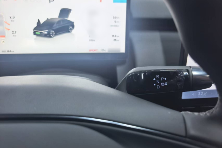 小鹏P7+ 2024款 长续航 Max中控内饰7015