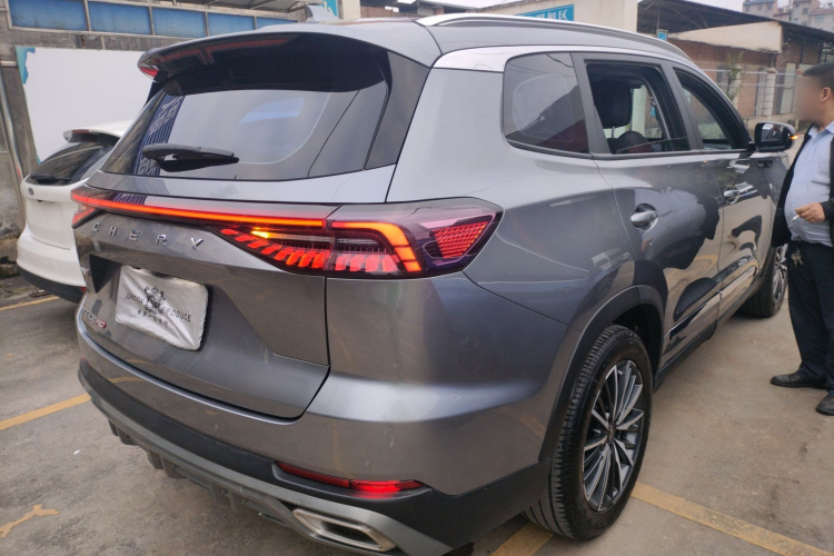 奇瑞 瑞虎8 PRO 2024款 冠军版 290T 两驱闪耀版 7座车身外观7