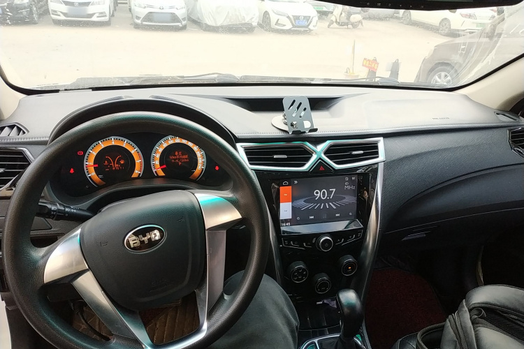 比亚迪F3 2016款 1.5L 自动豪华型中控内饰12