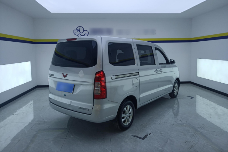 五菱汽车 五菱宏光V 2022款 1.5L劲享版电动助力LAR车身外观7