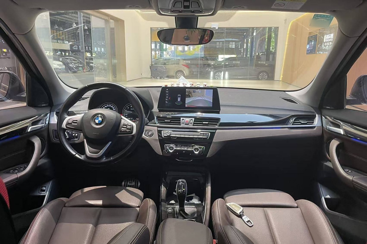 宝马X1 2020款 sDrive25Li 领先型车身外观6001