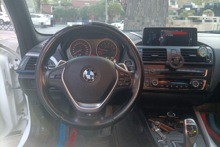 宝马1系(进口) 2013款 改款 M135i 5门版中控内饰13