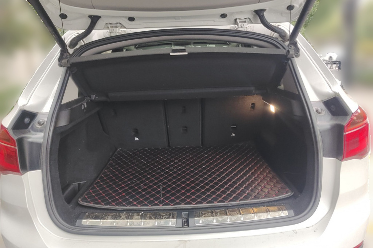 宝马X1 2019款 sDrive18Li 时尚型中控内饰23