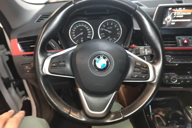 宝马X1 2016款 sDrive20Li 豪华型中控内饰13