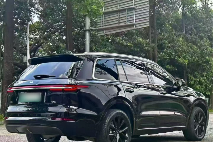 理想汽车 理想ONE 2021款 增程6座版车身外观7