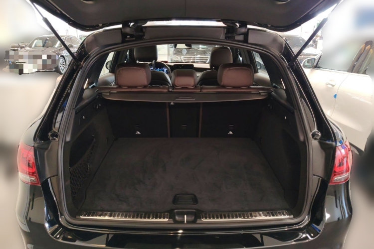 奔驰GLC 2022款 改款 GLC 300 L 4MATIC 动感型臻藏版中控内饰23