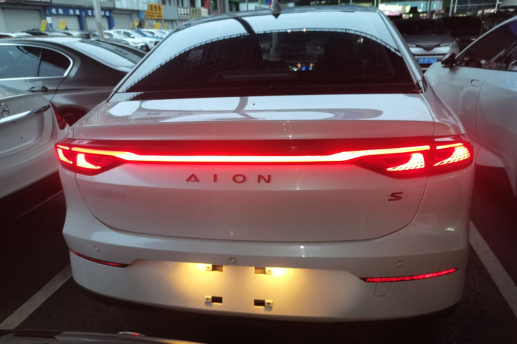 埃安 AION S 2023款 魅 580 磷酸铁锂车身外观6004