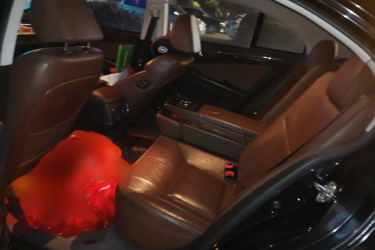 红旗H7 2015款 2.0T 豪华型中控内饰7004