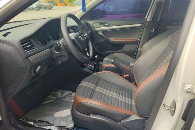 大众 2019款 朗逸启航 1.5L 手动舒适版 国VI中控内饰19