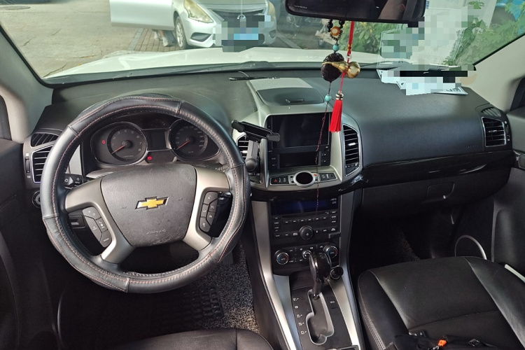 雪佛兰 科帕奇 2015款 2.4L 四驱旗舰版 7座中控内饰12