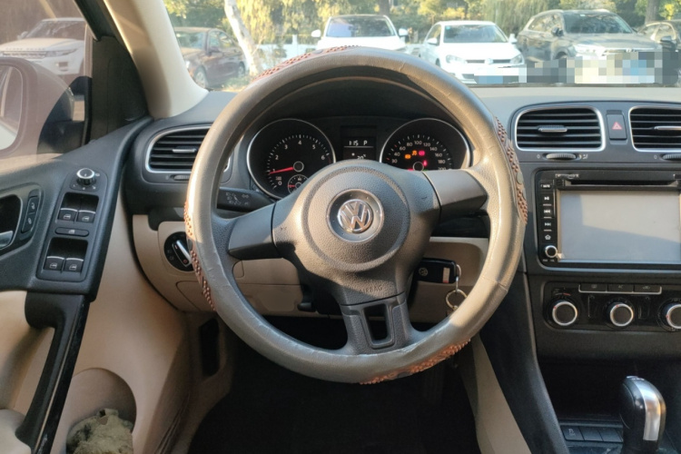 大众 高尔夫 2011款 1.6 自动舒适型中控内饰13