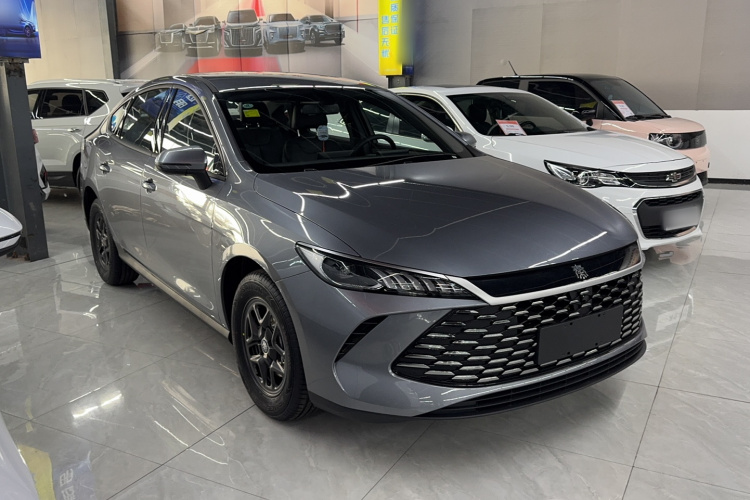 比亚迪 秦PLUS 2024款 荣耀版 DM-i 55KM领先型车身外观6002