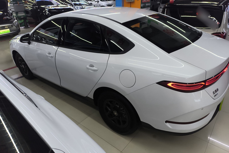 比亚迪 秦PLUS 2025款 DM-i 智驾版 55KM领先型车身外观4