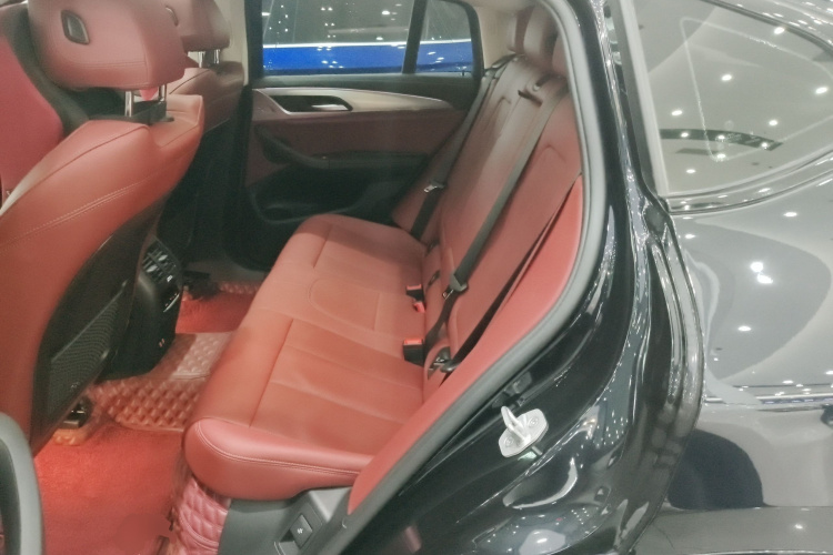 宝马X4 2022款 xDrive 25i M运动套装中控内饰21