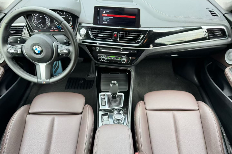 宝马1系 2021款 120i M运动曜夜版中控内饰7003