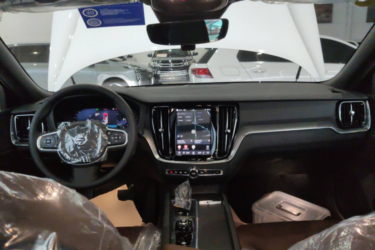 沃尔沃S60 2025款 B4 智逸豪华版中控内饰12