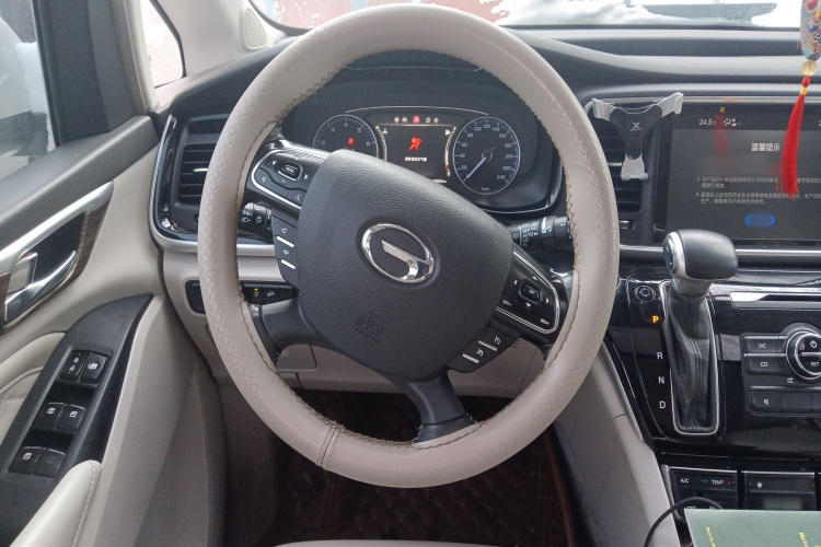 广汽传祺 传祺M8 2018款 320T 尊贵版中控内饰13
