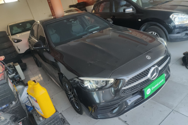 奔驰C级 2022款 改款 C 260 L 运动版车身外观3