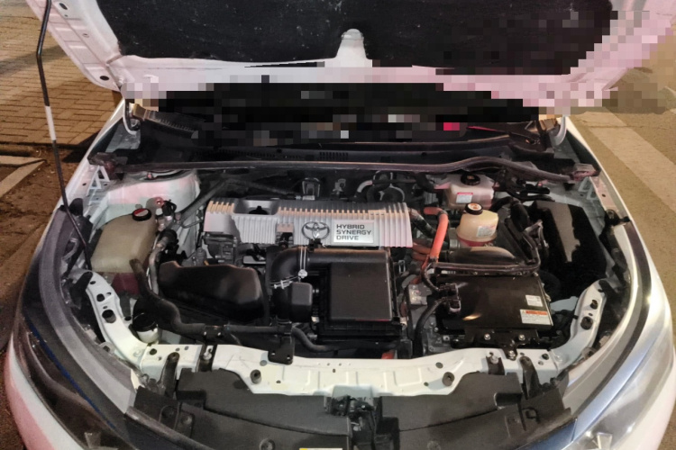 丰田 雷凌 2017款 改款双擎 1.8H GS E-CVT精英天窗版 国V局部细节24