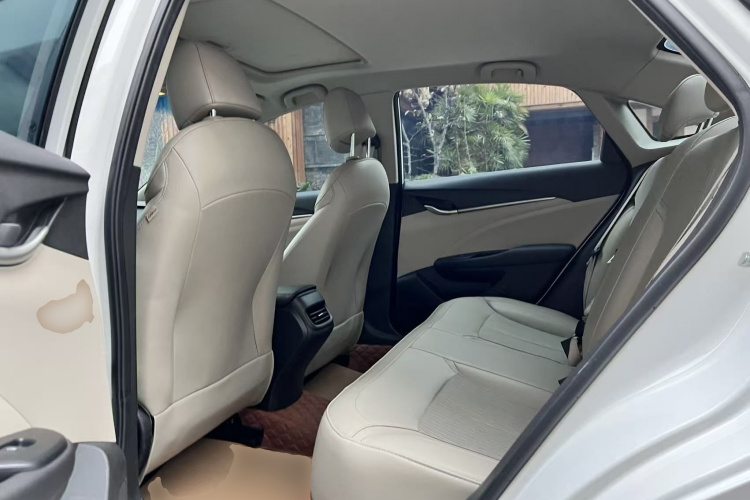 别克 英朗 2017款 15N 自动精英型中控内饰21