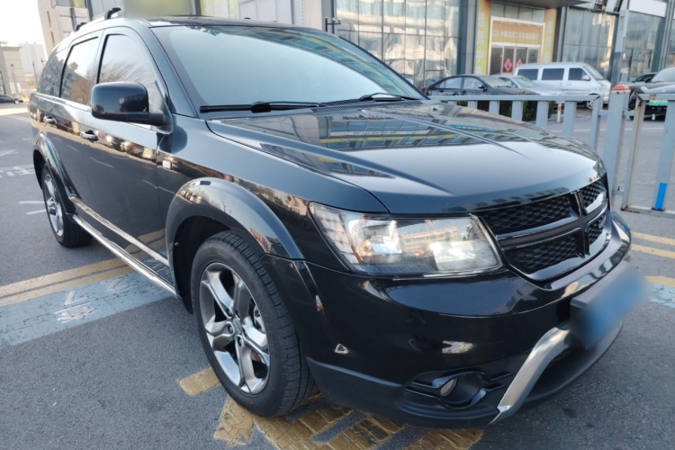 道奇 酷威 2016款 2.4L 两驱旅行版车身外观3