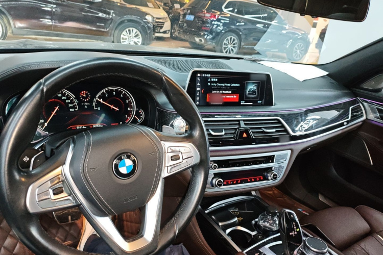 宝马7系 2018款 730Li 尊享型 M运动套装中控内饰7002