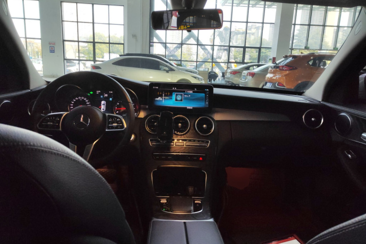 奔驰C级 2019款 C 180 L 时尚型运动版中控内饰7002