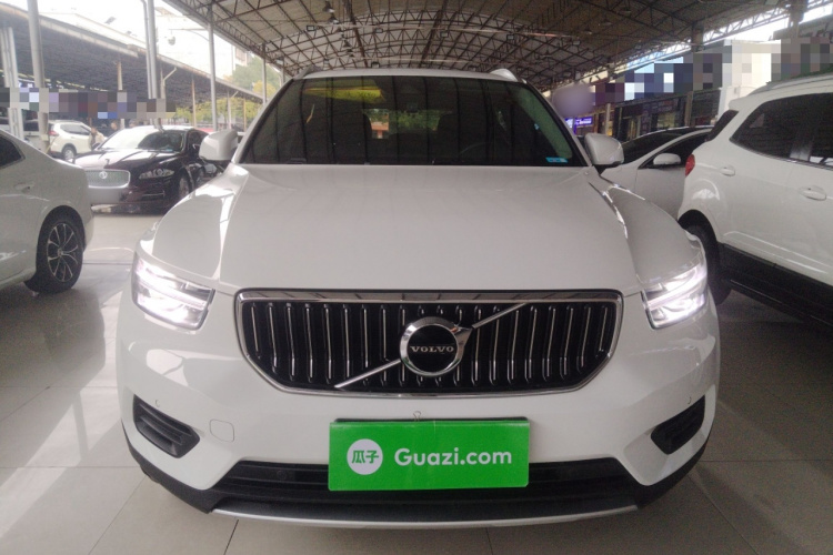 沃尔沃XC40 2022款 T4 四驱智行时尚版车身外观2