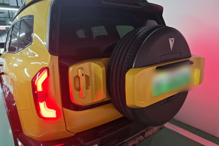 深蓝汽车 深蓝G318 2025款 无忧穿越版 四驱秘境版车身外观6