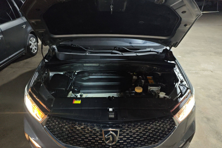 宝骏360 2019款 1.5L CVT豪华型 国VI机舱底盘24