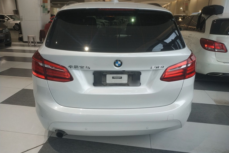 宝马2系旅行车 2016款 218i 领先型车身外观6004