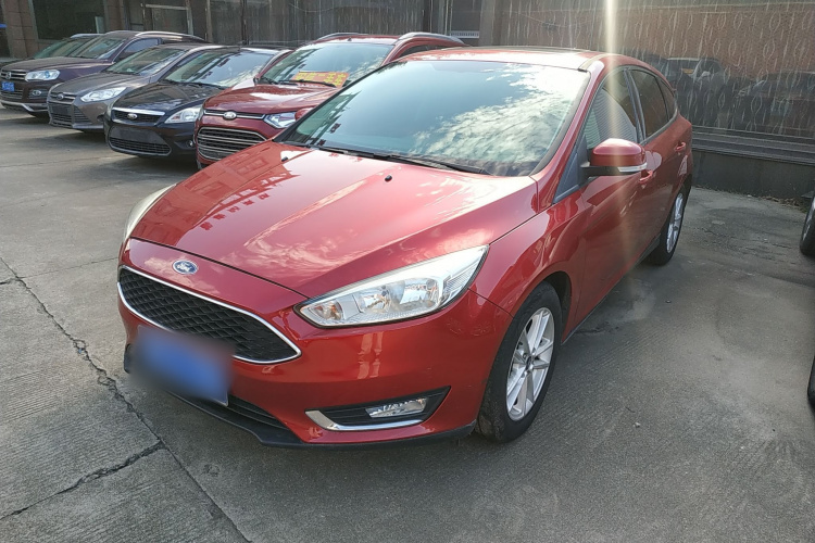 福特 福克斯 2017款 两厢 1.6L 自动风尚型智行版车身外观1