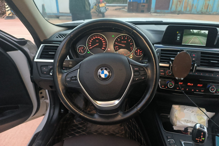 宝马3系 2018款 320Li 时尚型中控内饰13