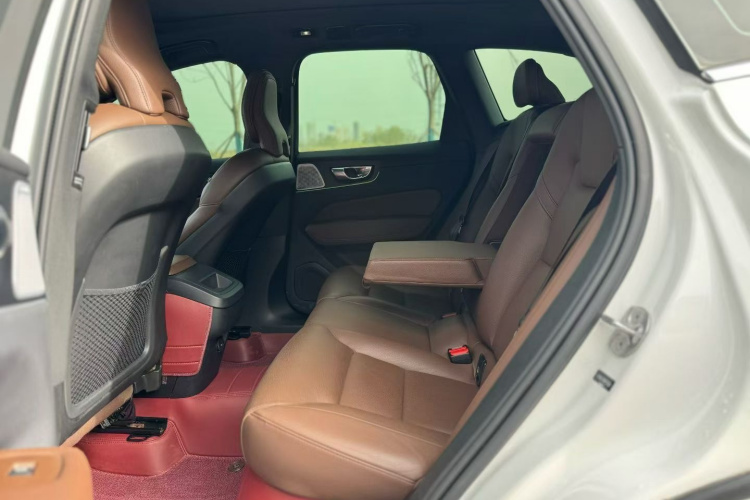 沃尔沃XC60 2024款 B5 四驱智远豪华版车身外观6005