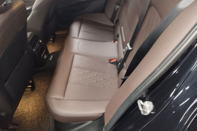 宝马3系 2022款 325i M运动曜夜套装中控内饰7004