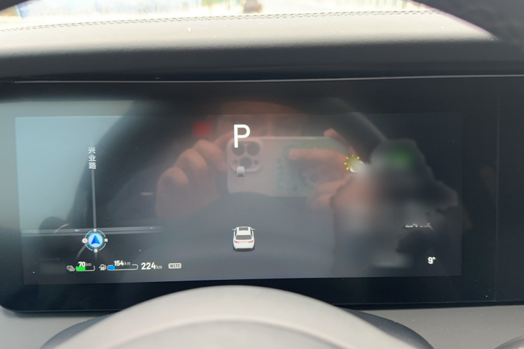 理想汽车 理想ONE 2021款 增程6座版局部细节14