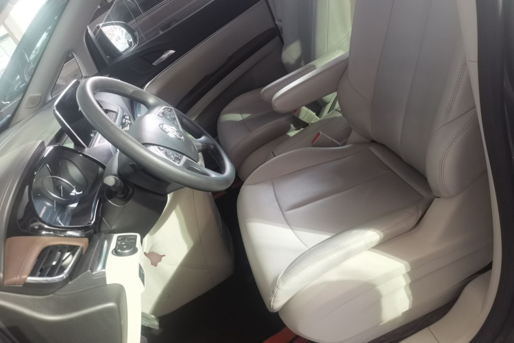 别克GL8 2023款 陆上公务舱 智享型中控内饰19