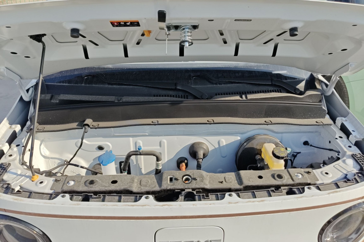 吉利银河 2024款 熊猫mini 200km 耐力熊机舱底盘24