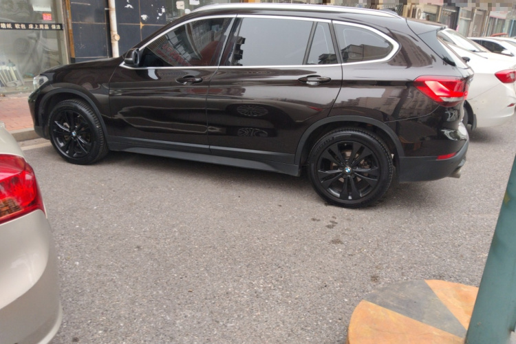 宝马X1 2020款 sDrive20Li 时尚型车身外观4