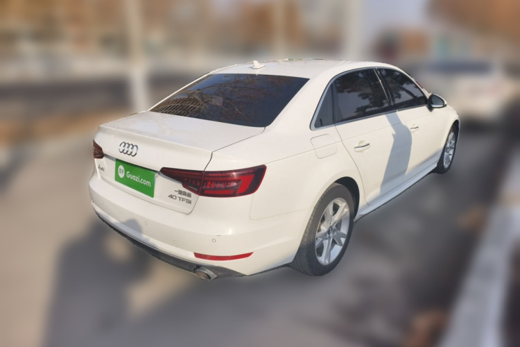 奥迪A4L 2018款 30周年年型 40 TFSI 进取型车身外观7