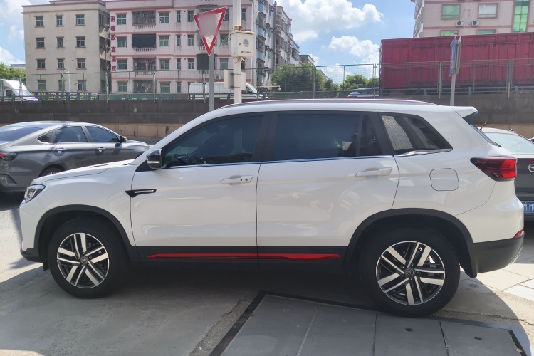 长安CS75 2023款 畅享版 1.5T DCT豪华版车身外观6003